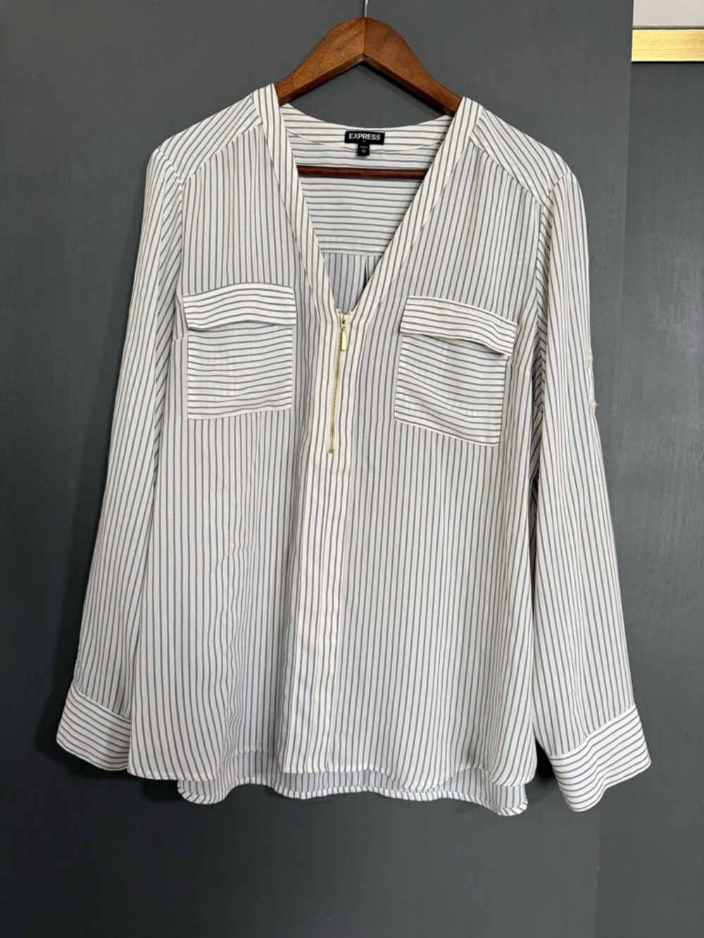 Express Striped Blouse XL | White & Blue Zip V-Neck Button Sleeve Women’s Top